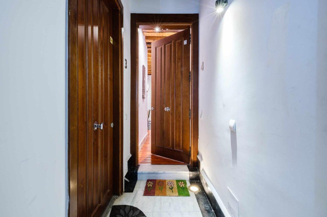Apartamento Con Patio Junto A La Catedral By Toledo Ap Bagian luar foto