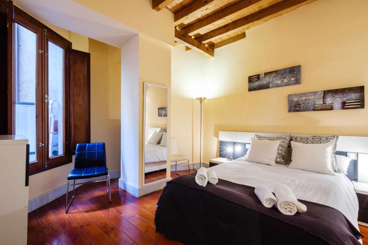 Apartamento Con Patio Junto A La Catedral By Toledo Ap Bagian luar foto
